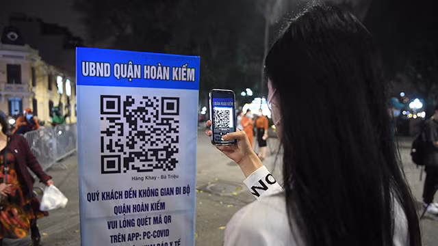 河内正式重新开放还剑湖步行街（组图） ảnh 4