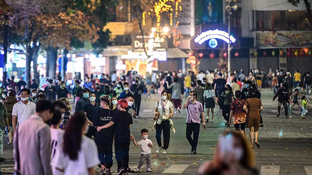 河内正式重新开放还剑湖步行街（组图） ảnh 5