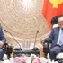 越共中央政治局委员、中央书记处书记、中央检查委员会主任陈士青会见加拿大驻越南大使吉姆·尼克尔.