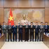 越南国会主席陈青敏与各位代表。