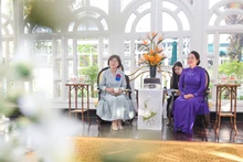 越南国会主席夫人和韩国国会议长夫人申庆惠欣赏越南民间文化【组图】
