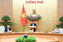 越南政府总理范明正主持召开10月政府例行会议。