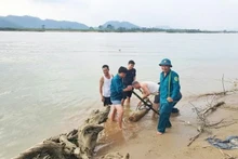 义安省安全引爆一枚战后遗留炸弹。（图自baomoi.com）