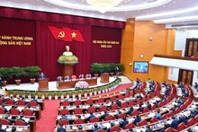 越共第十三届中央委员会第十二次全体会议在河内市隆重开幕。