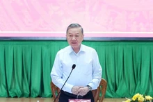 苏林总书记在会上发表讲话。（图片来源：越通社）
