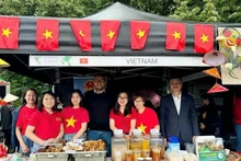 越南美食芳香闪耀2025年布拉格美食文化节。(图片来源:越通社)