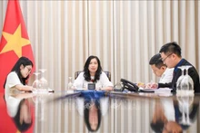 越南外交部副部长黎氏秋姮同吉尔吉斯斯坦外交部副部长阿巴基罗夫通电话。（图片来源：越通社）