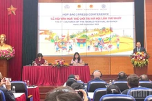越南文化体育与旅游部常务副部长黎海平在新闻发布会上致辞。