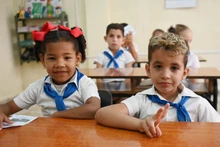 古巴“塔拉拉烈士”小学的学生。（图片来源：越通社）