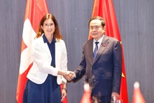 国会主席陈青敏会见瑞士国民院议长玛雅·里尼克。
