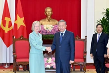 苏林总书记会见澳大利亚驻越南大使吉莉安·伯德。