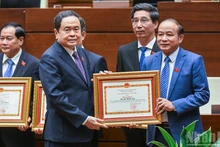 苏林总书记出席国会常务委员会奖状颁授仪式【组图】