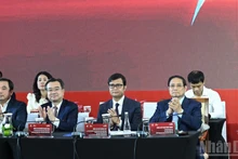政府总理范明正出席2025年越南民营经济论坛。（陈海 摄）