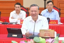 越共中央总书记苏林在会上致辞。（登科 摄）