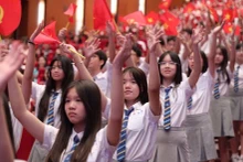 越南近2600万名学生迎来新学年。（图片来源：《人民报》）