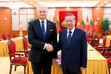 越共中央总书记苏林会见立陶宛共和国总统吉塔纳斯·瑙塞达。