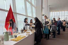 越南咖啡店深受联合国总部国际友人的喜爱。（图片来源：越通社）