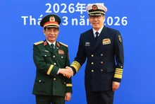 中国国防部长董军上将主持仪式 欢迎越南国防部长潘文江大将一行赴华出席两国交流活动