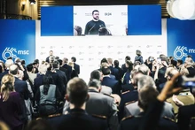 乌克兰总统泽连斯基（Zelensky）在2025年慕尼黑安全会议上致辞。（图片来源：美联社）