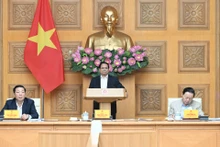 12月9日，越南政府总理、国家重点交通工程项目指导委员会主任范明正主持召开指导委员会第22次会议。