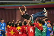 在韩国主教练金相植的带领下，越南U22国家男子足球队今年第三次成功夺得东南亚地区足球项目金牌。（图片来源：越通社）