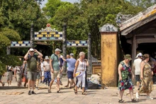 2025 年赴顺化市的游客数量大幅上升。