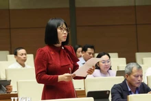 海防市国会代表阮氏越娥发言。（图片来源：越通社）