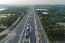 兴安省的一条道路。