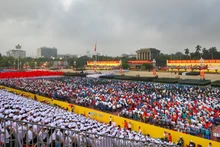 9月2日，庆祝八月革命胜利暨九·二国庆80周年阅兵与游行活动在河内巴亭广场及部分街道隆重举行。