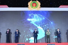 越南政府总理范明正出席国家数据中心揭牌仪式。