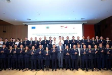 与会代表合影。