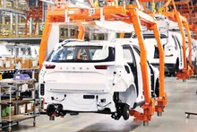 广宁省越兴工业区成功集团汽车生产线。