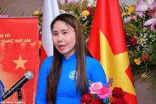 关西地区越南人协会会长黎苍接受越通社驻日本记者的采访。（图片来源：越通社）