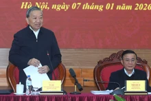 越共中央总书记苏林同中央政策与战略部举行工作会议。