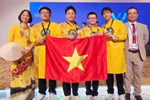 越南学生在2025年国际化学奥林匹克竞赛中斩获4枚金牌。