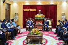 岘港市委书记阮文广会见中国驻越南大使何炜。