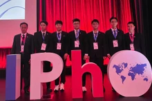 越南学生在2025年国际物理奥林匹克竞赛中斩获5枚金牌。