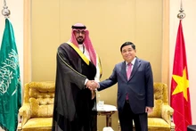阮志勇副总理会见沙特阿拉伯经济和计划大臣费萨尔·本·法德尔·易卜拉欣。（图片来源：VGP）
