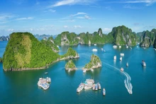 广宁省下龙湾。