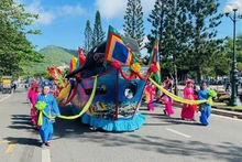 迎翁队沿着光忠街、张功定街、陈兴道街和黄花探街依次巡游，终点为胜三神寺。