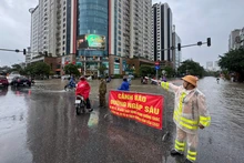 附图。