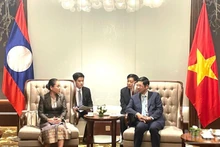 越南文化体育与旅游部副部长胡安峰会见老挝文化旅游部副部长达拉尼·蓬玛冯萨。