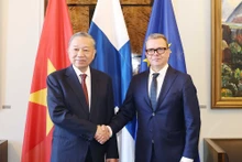 越共中央总书记苏林会见芬兰总理彼得里·奥尔波。（图片来源：越通社）