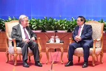 越南政府总理范明正会见联合国秘书长安东尼奥·古特雷斯。