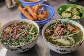 附图：河内河粉。