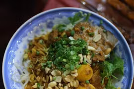 广南面已成为越南饮食文化的代表性美食之一。（图片来源：越通社）