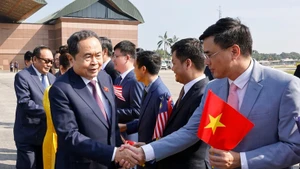 越南国会主席陈青敏圆满结束对马来西亚正式访问并出席AIPA-46之行。