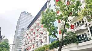 河内旅游市场热闹非凡。