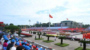 庆祝国庆80周年阅兵与游行总彩排在巴亭广场上隆重举行【组图】