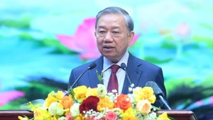 越共中央总书记苏林出席纪念典礼并发表指导讲话。